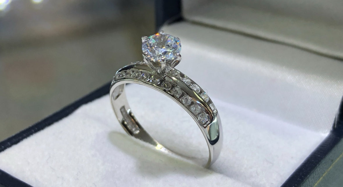 Anillo Alyssa