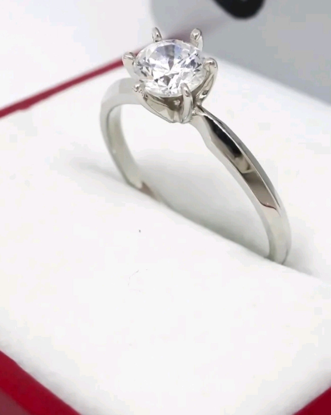 Anillo de Compromiso Liso Tradicional