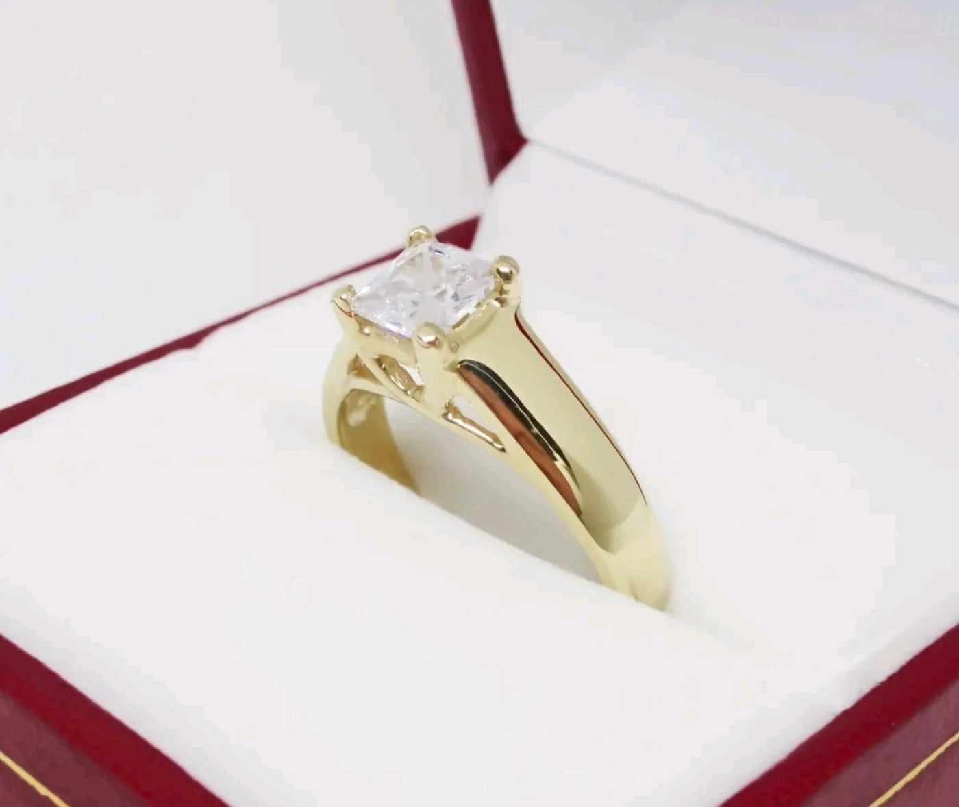 Anillo de Compromiso Tiffany