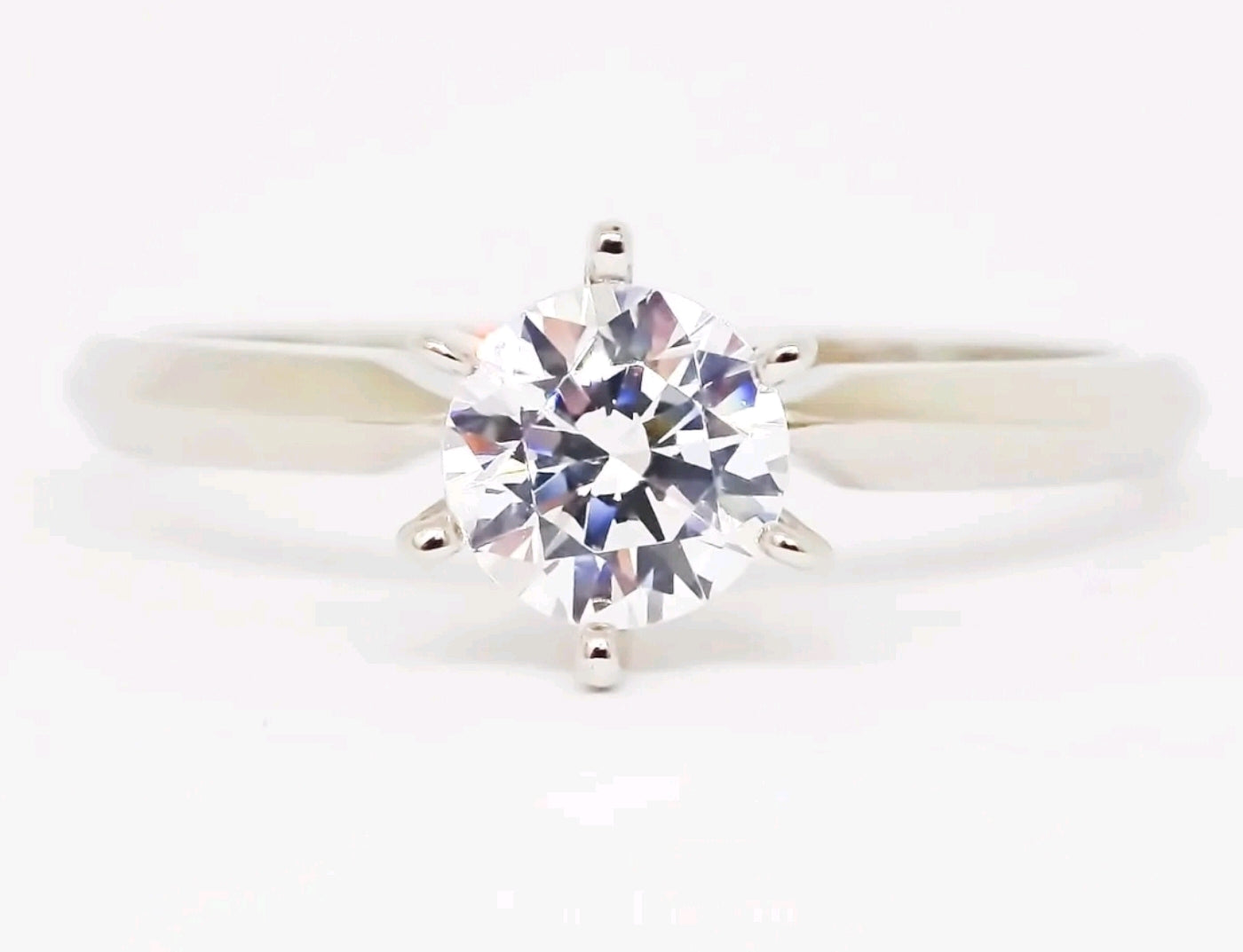 Anillo de Compromiso Liso Tradicional