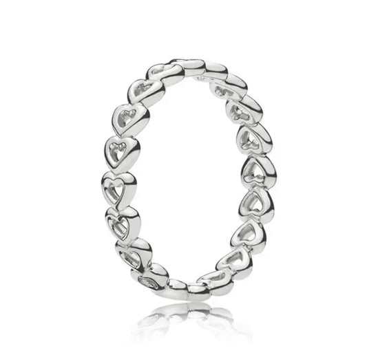 Anillo Banda de Corazones